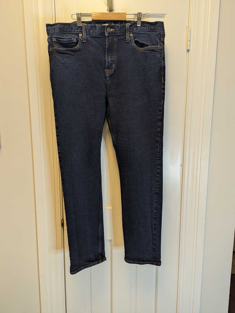 Old Navy Men’s Slim Straight Jeans in Dark Indigo 38 X 32